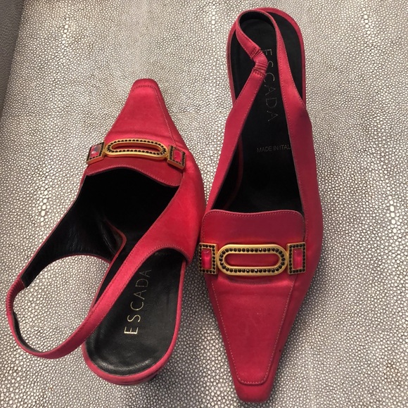 Escada Bright Pink with Rhinestone Broach Sling-back pumps, Size 36, heel 3” - Picture 4 of 11